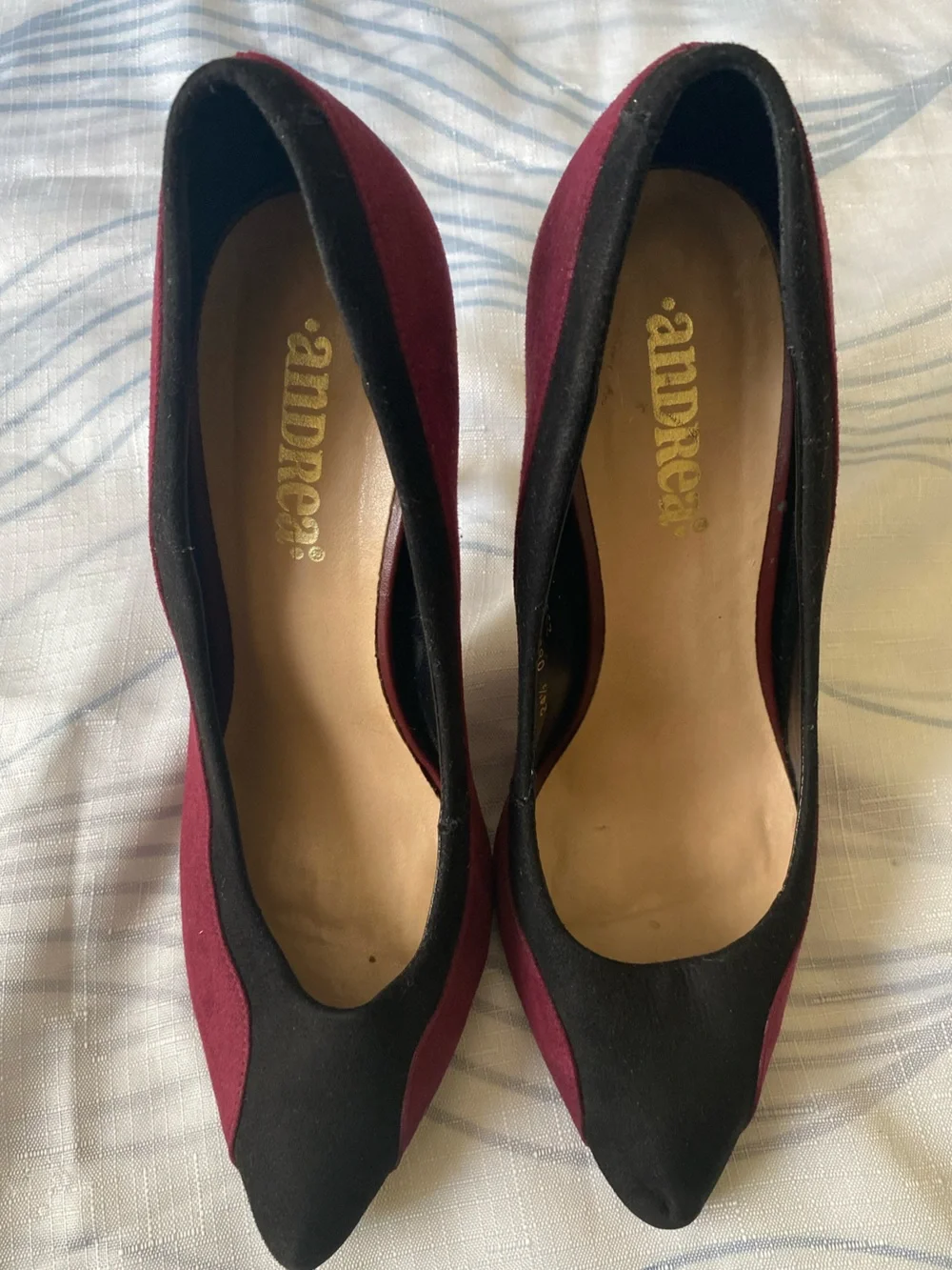 Andree Black and Burgundy Heel Size  7.5
